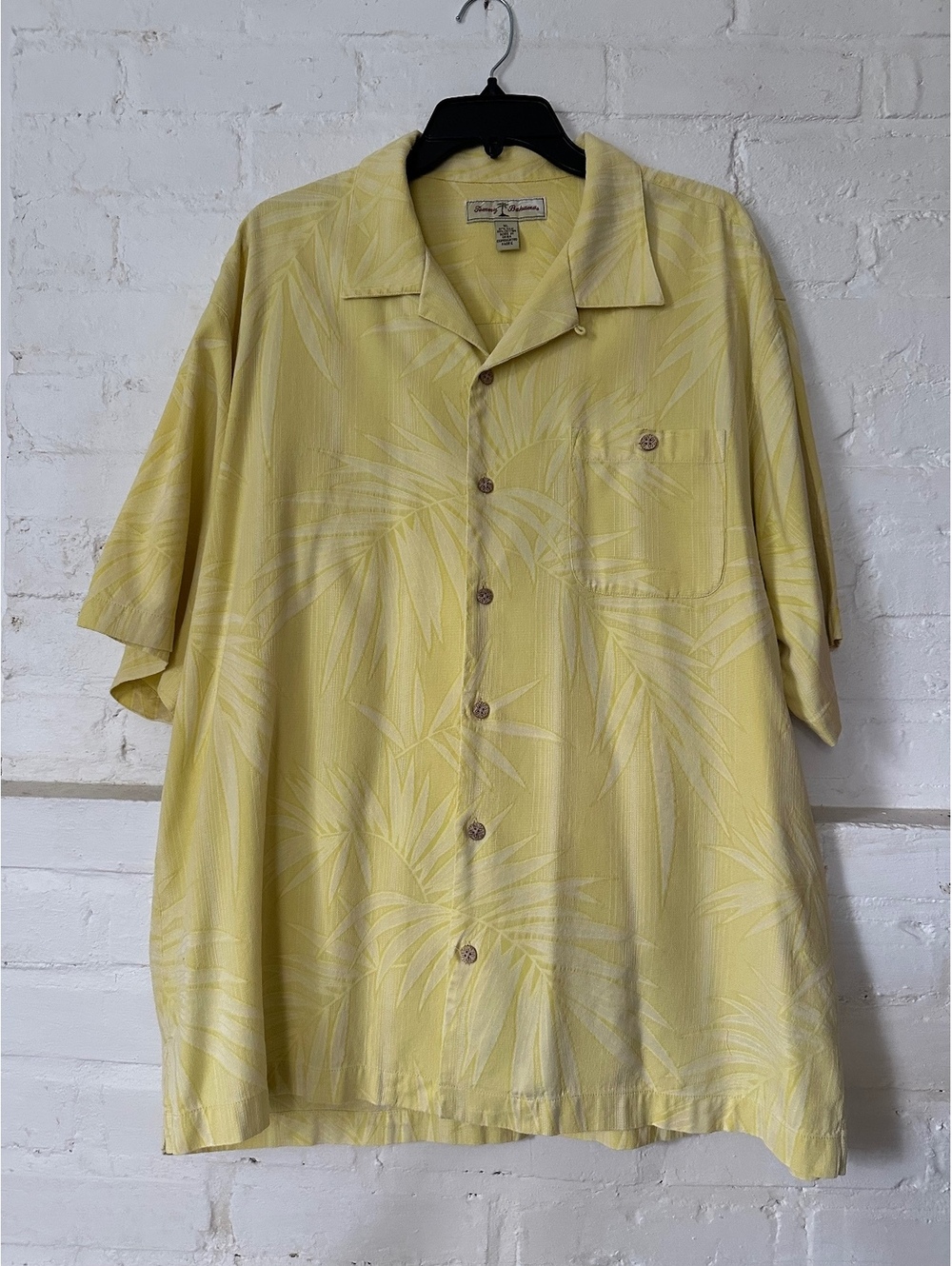 Tommy Bahama Yellow Jacquard Tropical Short Sleeve Button Front Shirt XL Silk